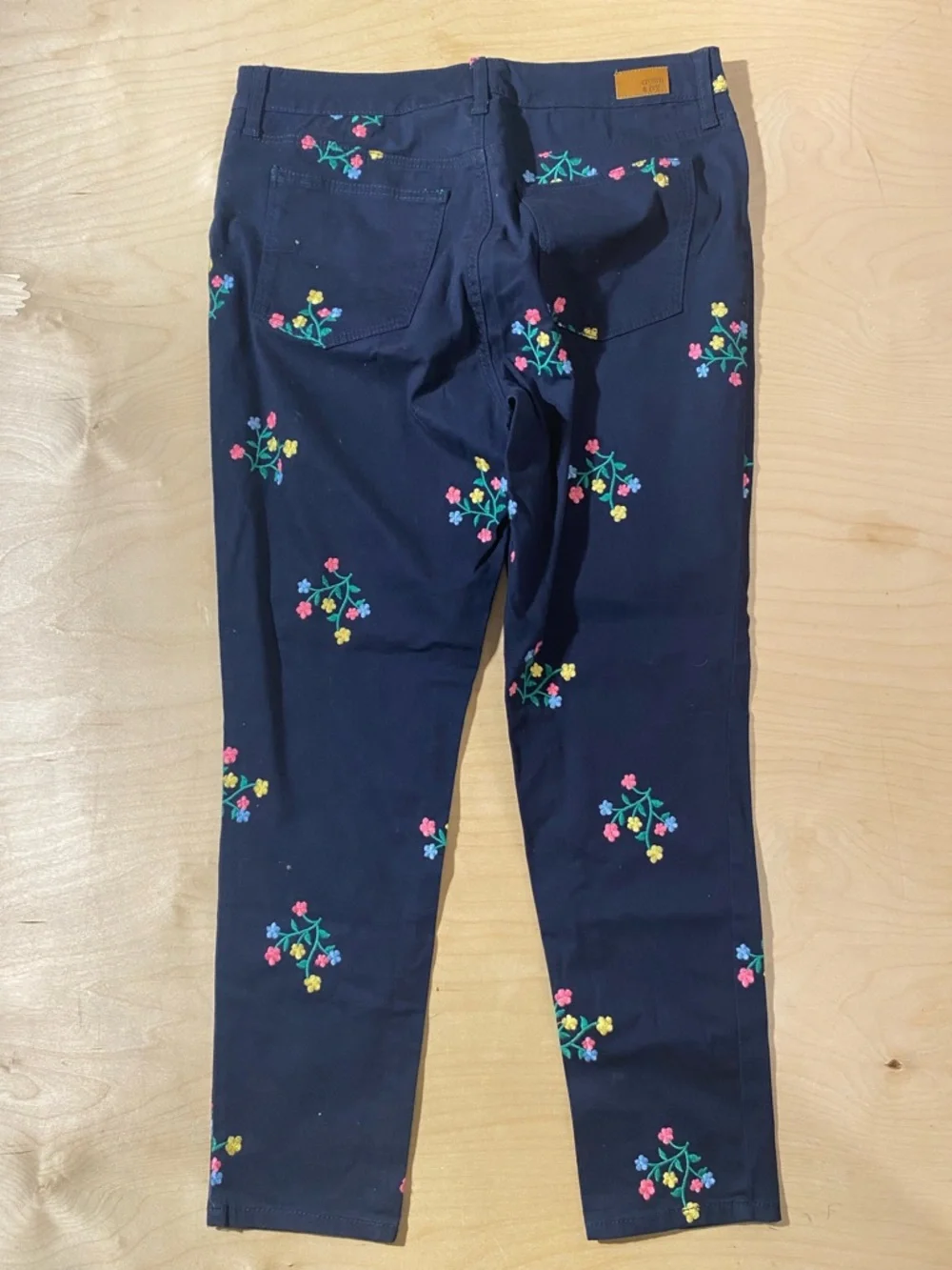 crown & ivy Navy Floral Embroidered Ankle Pants 12R (RB) - Picture 6 of 6